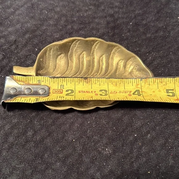 ⭐️ Vintage mid century decorative molded brass leaf trinket holder dish